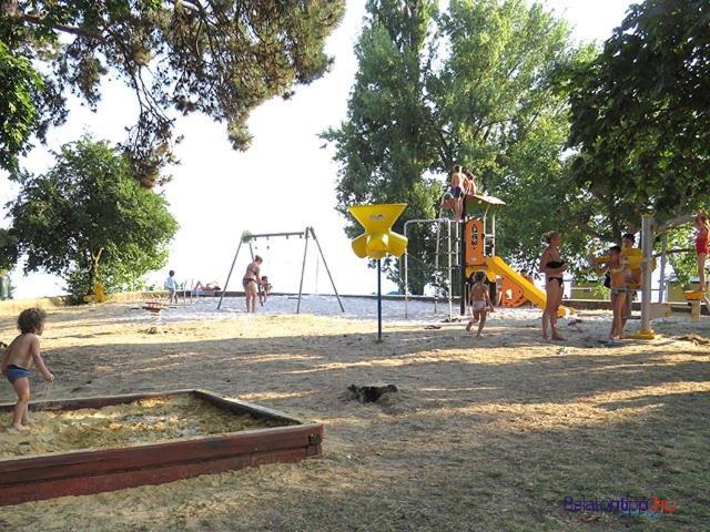 Kovagoors Balaton Wellness Tom Cat Nyaralo 1 Wellness Es 1 Gyermekbarat Apartmannal מראה חיצוני תמונה