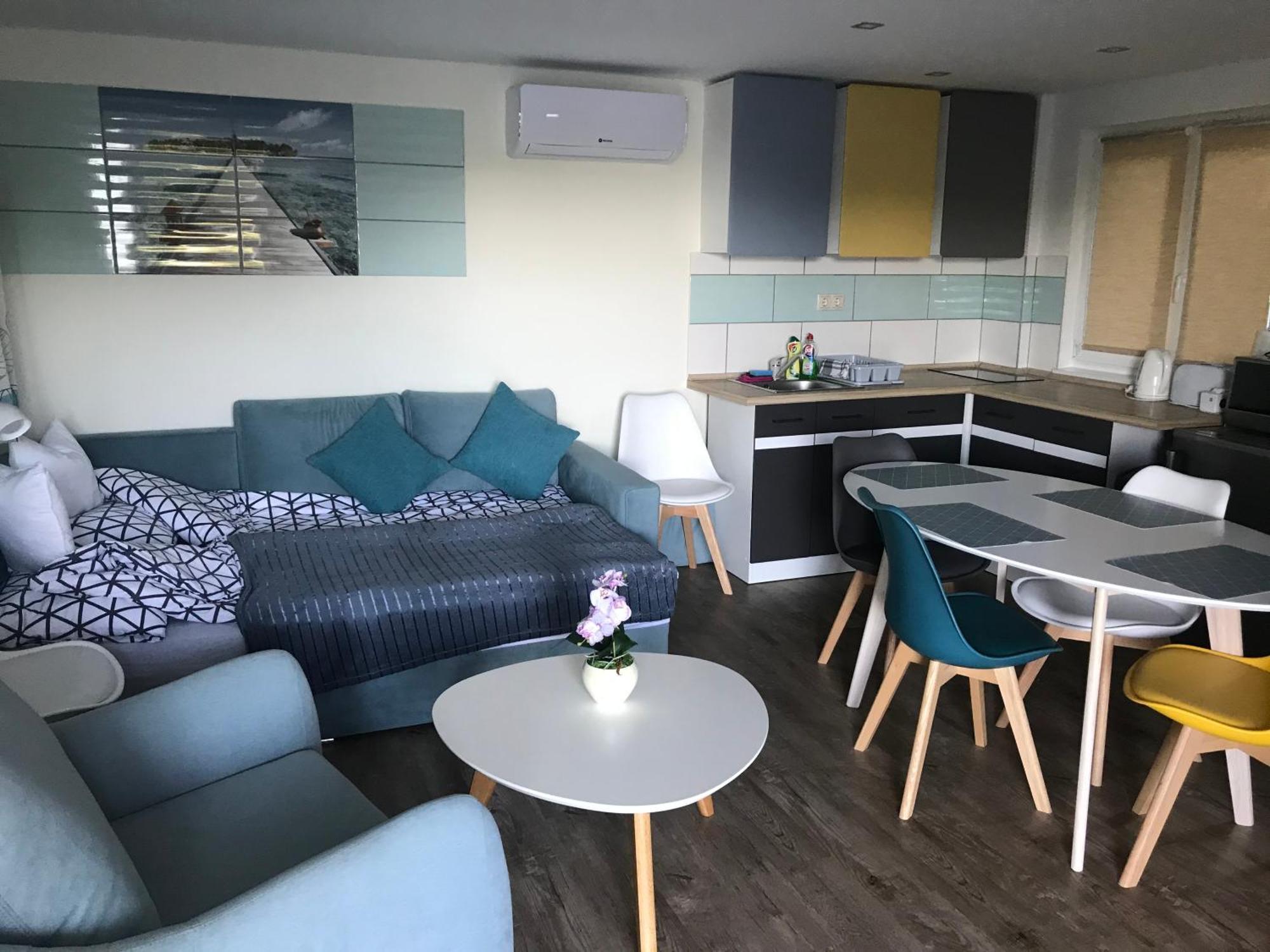 Kovagoors Balaton Wellness Tom Cat Nyaralo 1 Wellness Es 1 Gyermekbarat Apartmannal מראה חיצוני תמונה